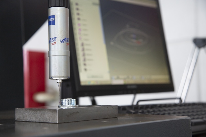 三次元測定機（東京精密）