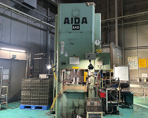 400t ナックルプレス（アイダ）