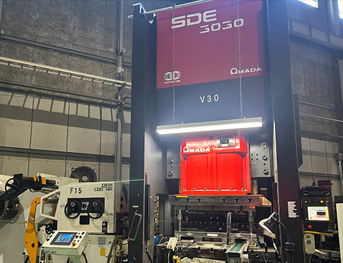 サーボプレス（アマダ）